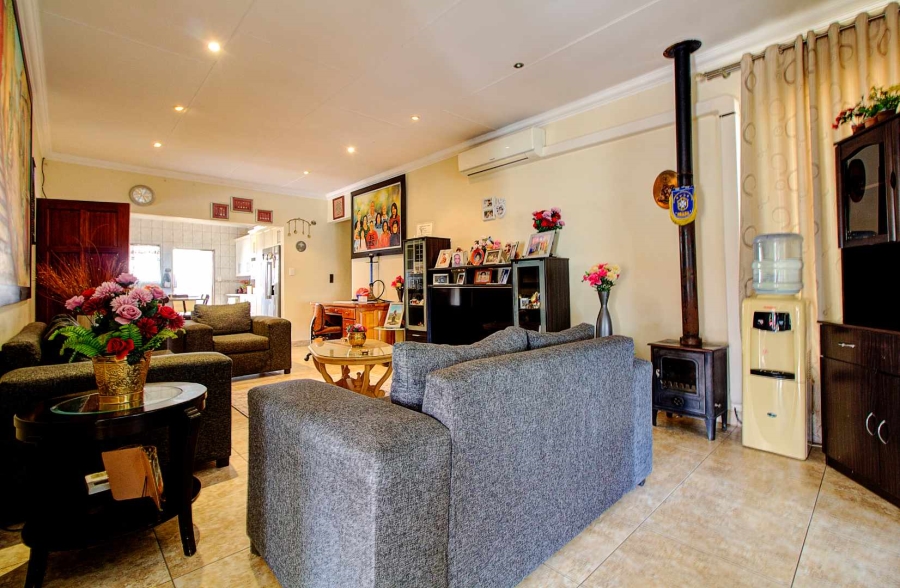 4 Bedroom Property for Sale in Honeydew Ridge Gauteng