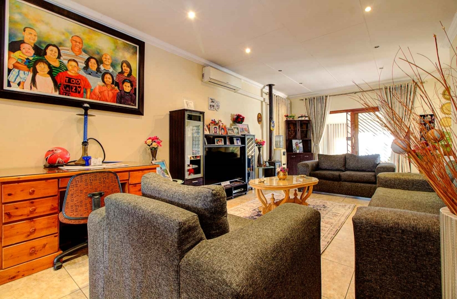 4 Bedroom Property for Sale in Honeydew Ridge Gauteng