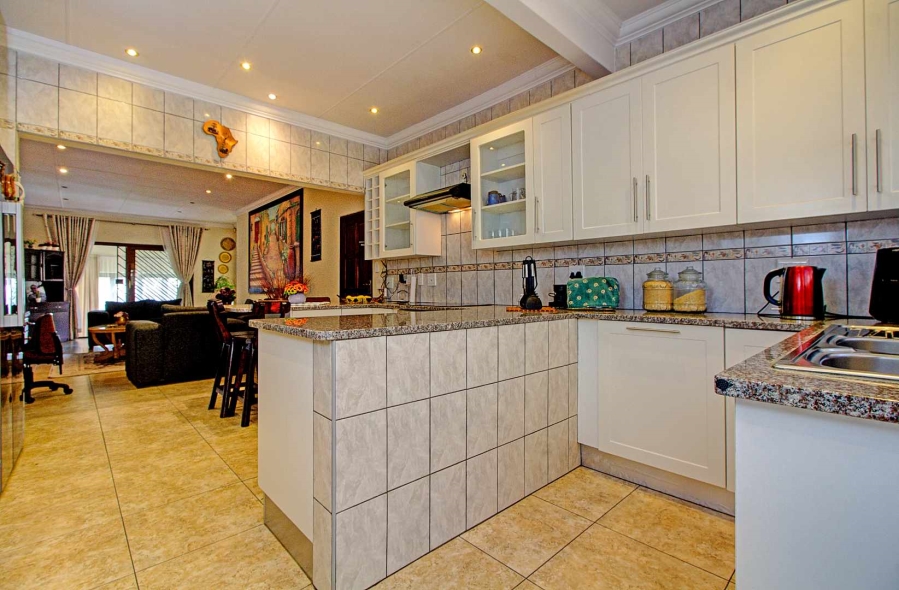 4 Bedroom Property for Sale in Honeydew Ridge Gauteng