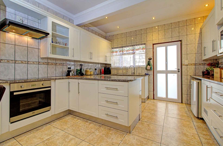 4 Bedroom Property for Sale in Honeydew Ridge Gauteng
