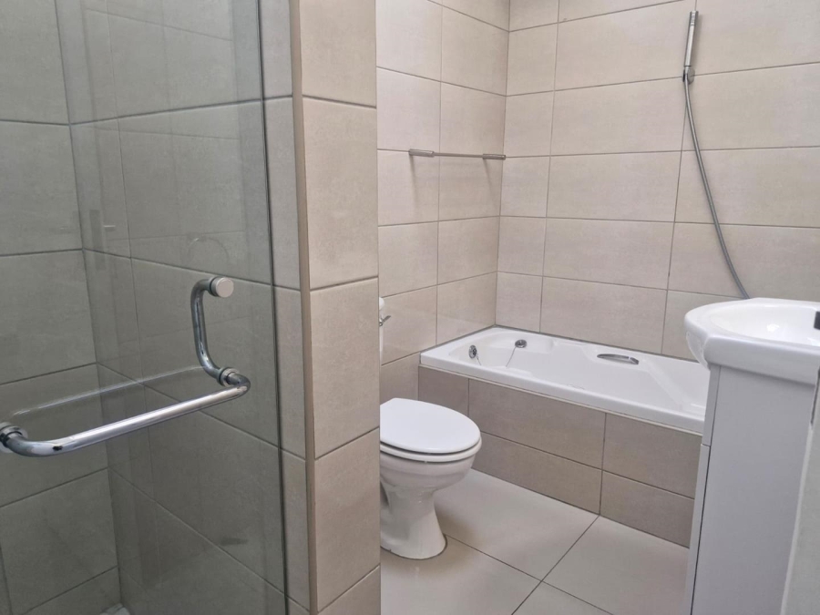 2 Bedroom Property for Sale in Strathavon Gauteng