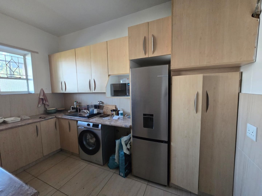 To Let 2 Bedroom Property for Rent in Illovo Gauteng