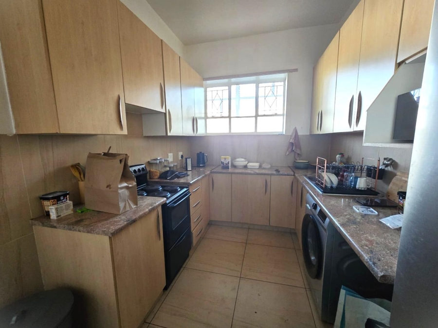 To Let 2 Bedroom Property for Rent in Illovo Gauteng