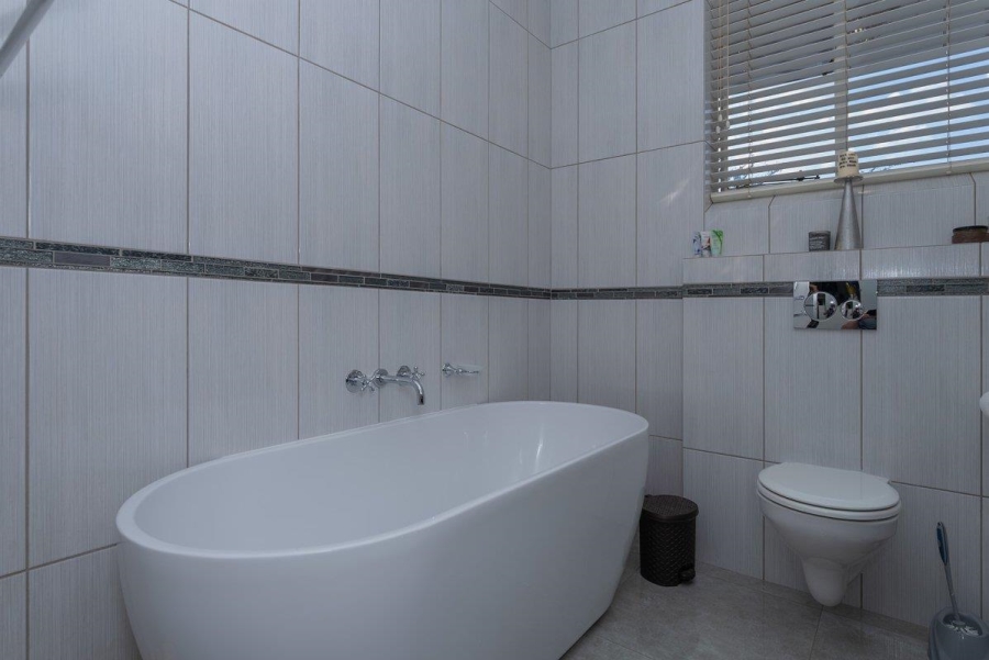 2 Bedroom Property for Sale in Bedford Gardens Gauteng