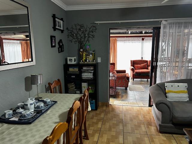 To Let 1 Bedroom Property for Rent in Brackendowns Gauteng