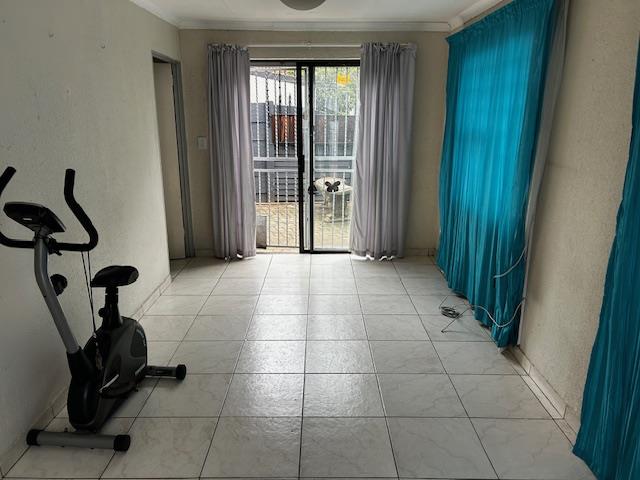 To Let 1 Bedroom Property for Rent in Brackendowns Gauteng