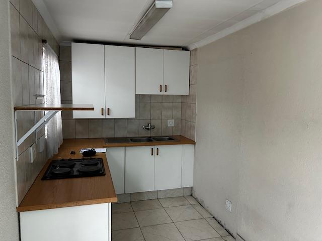 To Let 1 Bedroom Property for Rent in Brackendowns Gauteng