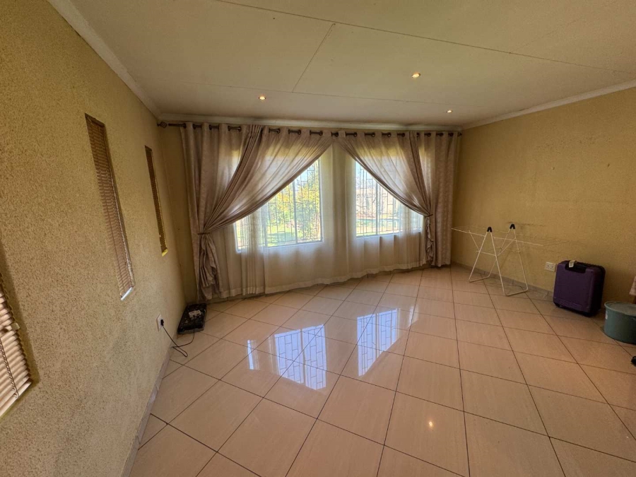 3 Bedroom Property for Sale in Brackendowns Gauteng