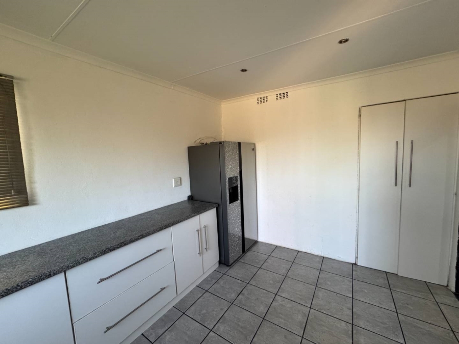3 Bedroom Property for Sale in Brackendowns Gauteng