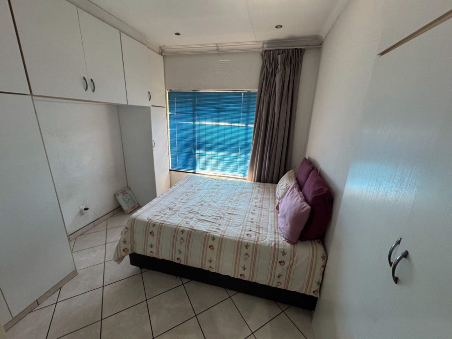 3 Bedroom Property for Sale in Brackendowns Gauteng