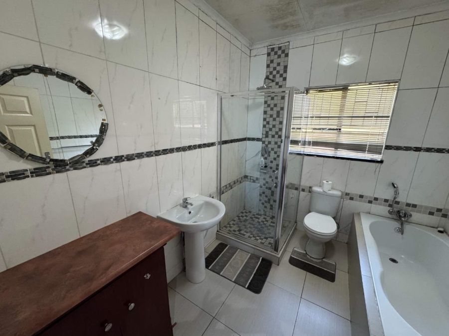 3 Bedroom Property for Sale in Brackendowns Gauteng