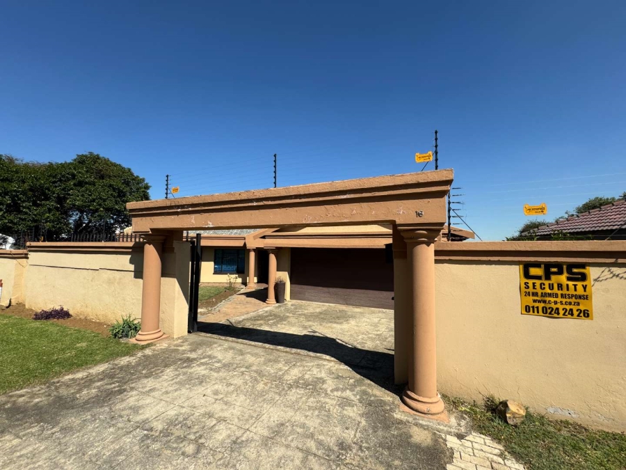 3 Bedroom Property for Sale in Brackendowns Gauteng