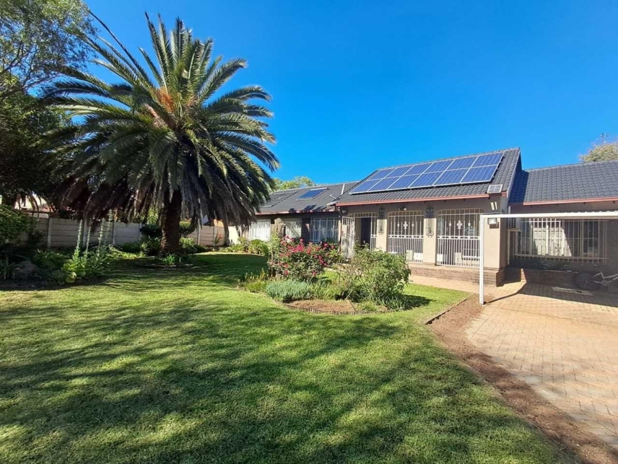 3 Bedroom Property for Sale in Brackendowns Gauteng