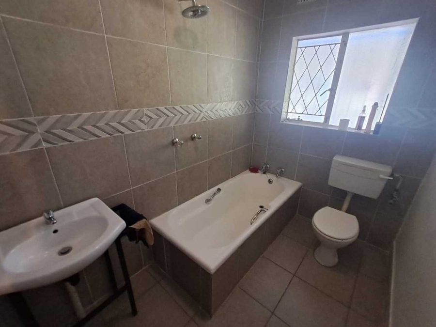 3 Bedroom Property for Sale in Brackendowns Gauteng