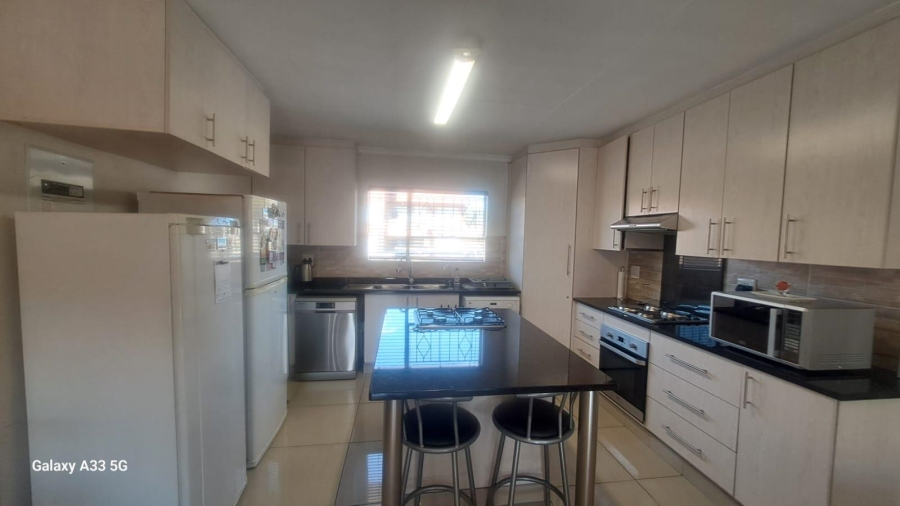 2 Bedroom Property for Sale in Buccleuch Gauteng