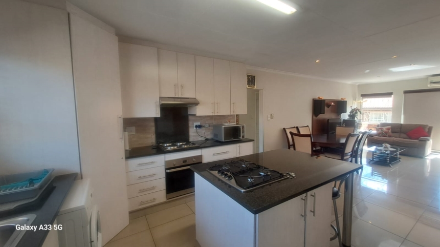 2 Bedroom Property for Sale in Buccleuch Gauteng
