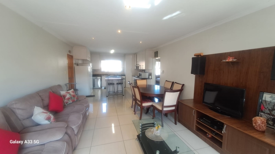 2 Bedroom Property for Sale in Buccleuch Gauteng
