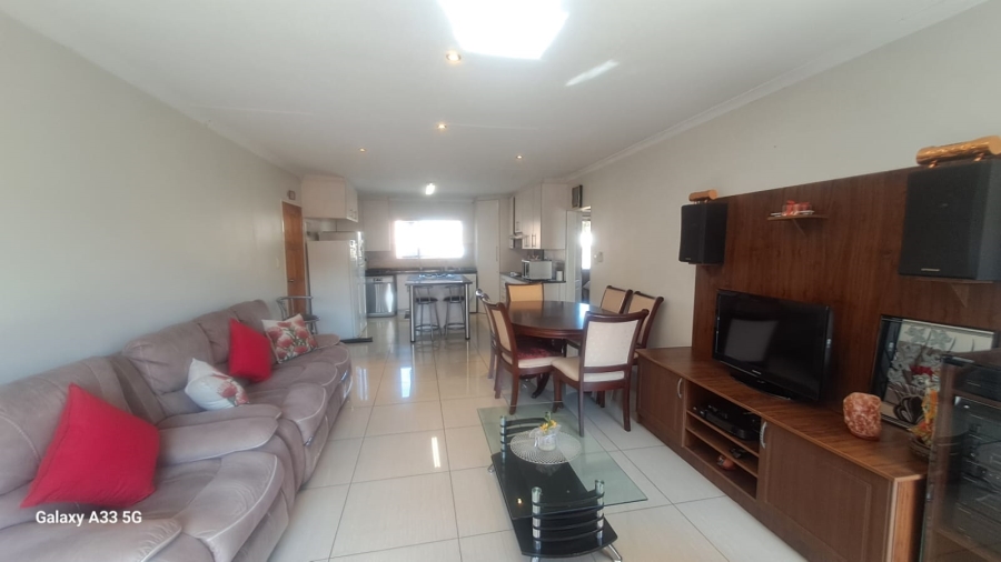 2 Bedroom Property for Sale in Buccleuch Gauteng