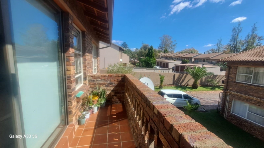 2 Bedroom Property for Sale in Buccleuch Gauteng