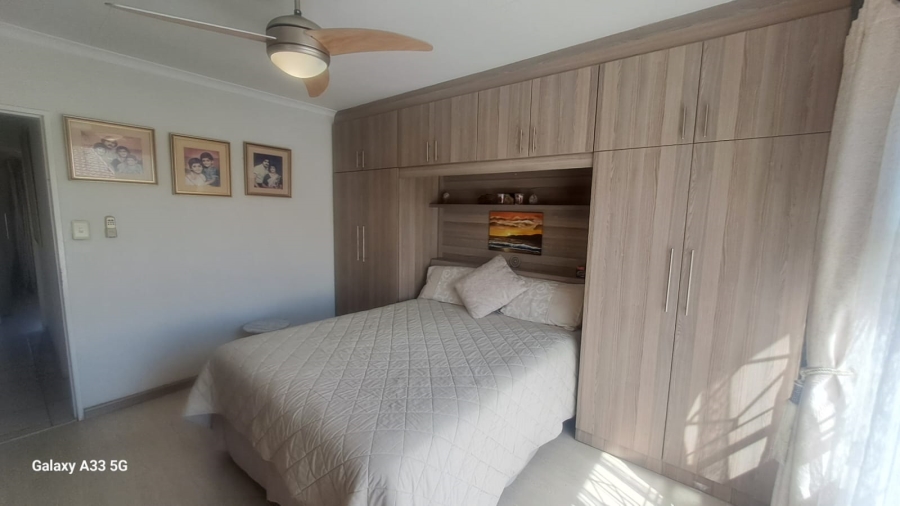 2 Bedroom Property for Sale in Buccleuch Gauteng