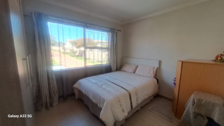 2 Bedroom Property for Sale in Buccleuch Gauteng