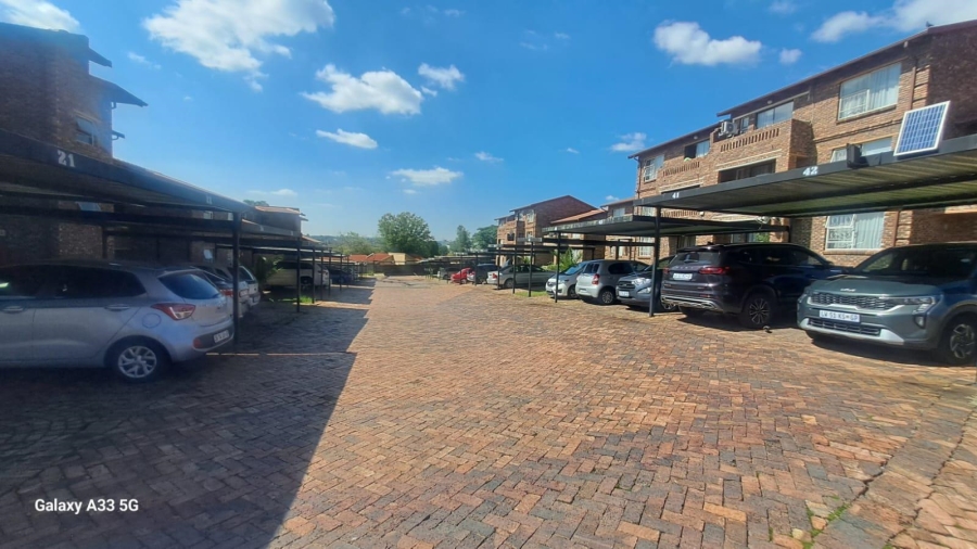2 Bedroom Property for Sale in Buccleuch Gauteng