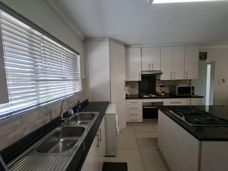 2 Bedroom Property for Sale in Buccleuch Gauteng