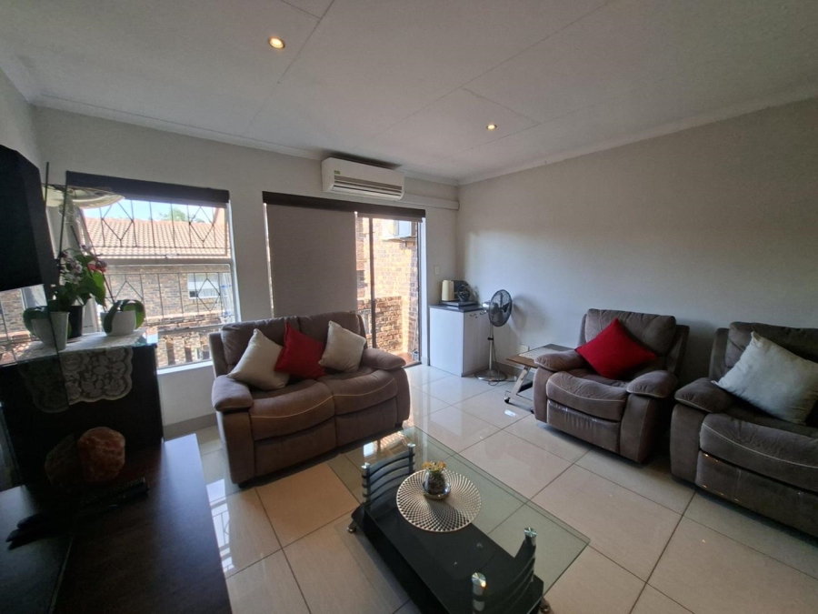 2 Bedroom Property for Sale in Buccleuch Gauteng