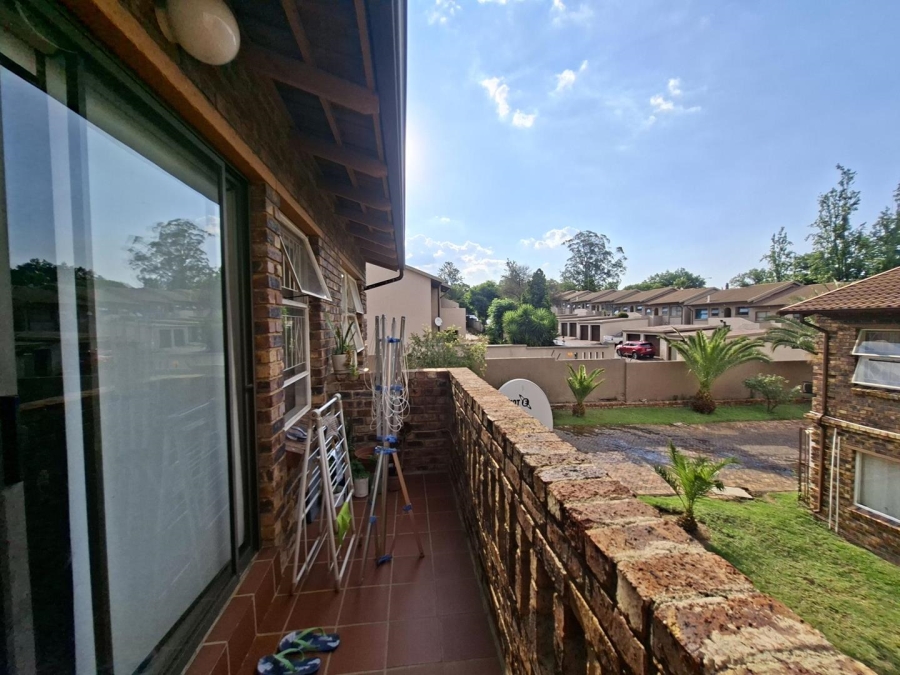 2 Bedroom Property for Sale in Buccleuch Gauteng