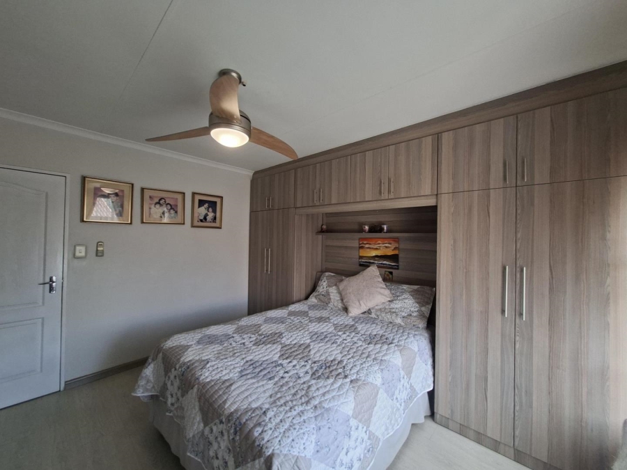 2 Bedroom Property for Sale in Buccleuch Gauteng