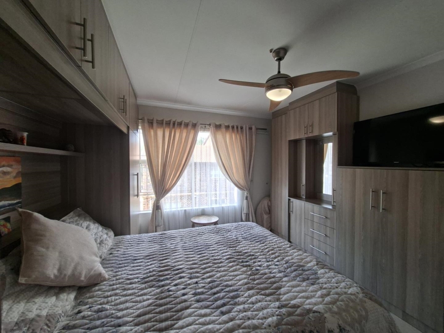 2 Bedroom Property for Sale in Buccleuch Gauteng