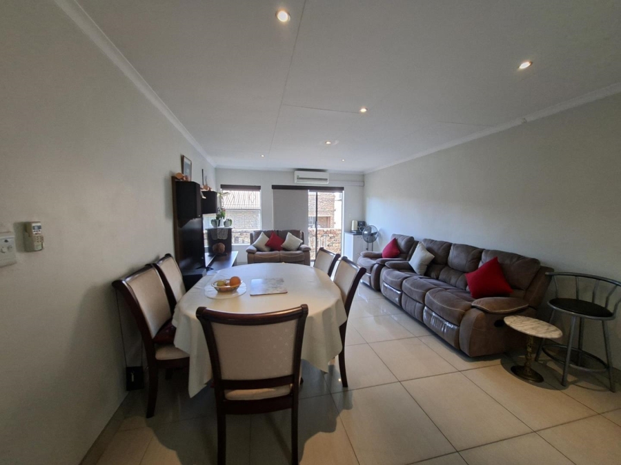 2 Bedroom Property for Sale in Buccleuch Gauteng