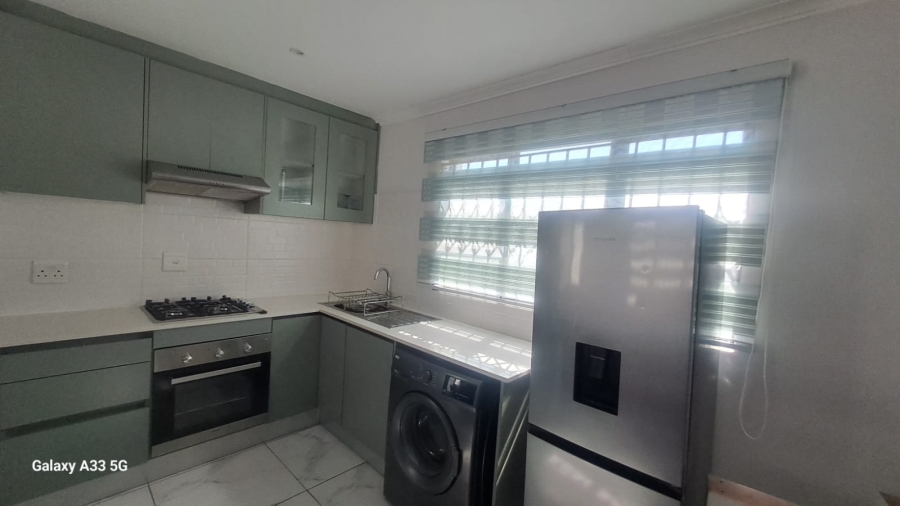 To Let 2 Bedroom Property for Rent in Buccleuch Gauteng