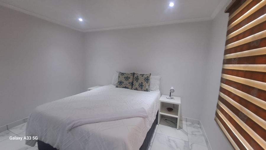 To Let 2 Bedroom Property for Rent in Buccleuch Gauteng