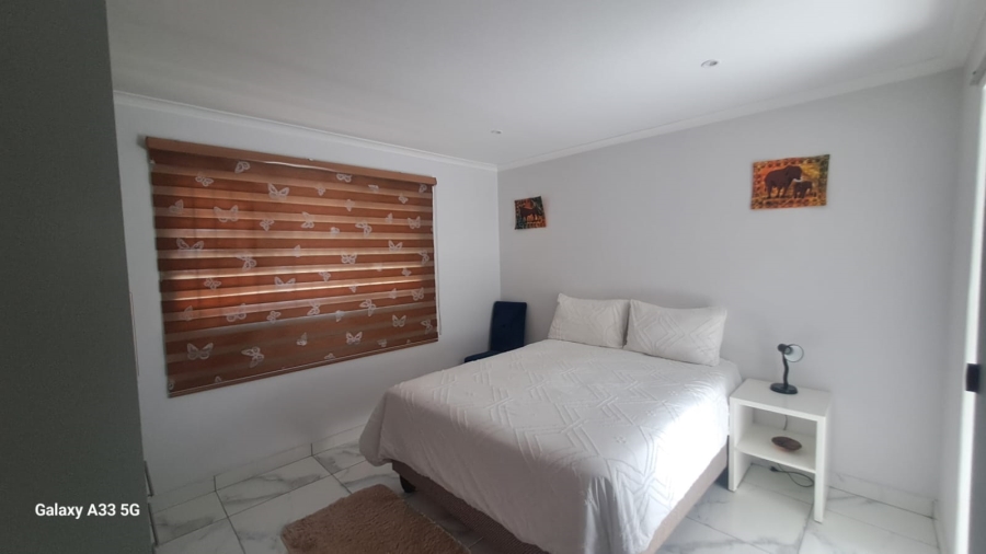 To Let 2 Bedroom Property for Rent in Buccleuch Gauteng