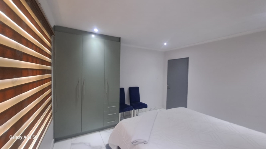 To Let 2 Bedroom Property for Rent in Buccleuch Gauteng