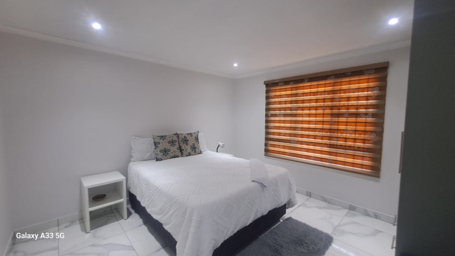 To Let 2 Bedroom Property for Rent in Buccleuch Gauteng
