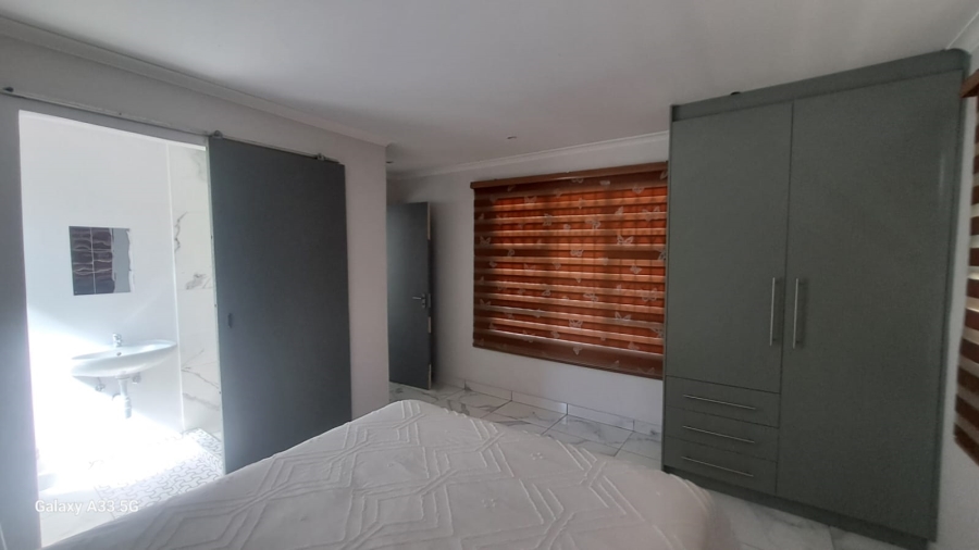 To Let 2 Bedroom Property for Rent in Buccleuch Gauteng