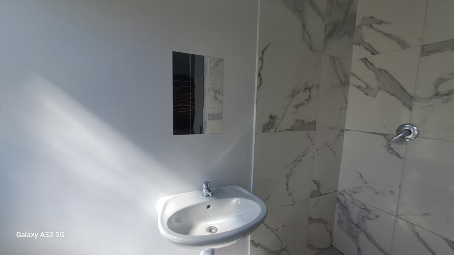 To Let 2 Bedroom Property for Rent in Buccleuch Gauteng