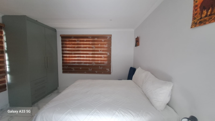 To Let 2 Bedroom Property for Rent in Buccleuch Gauteng