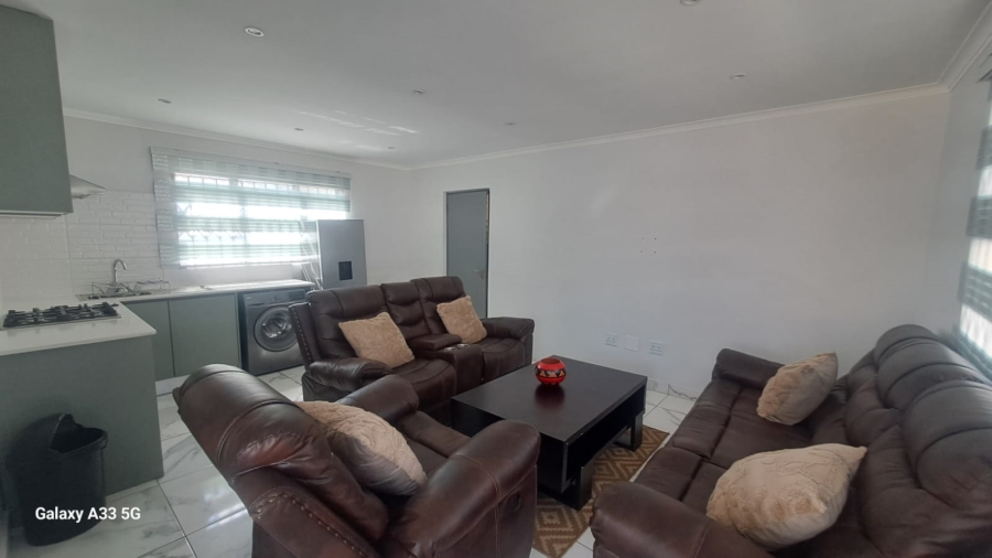 To Let 2 Bedroom Property for Rent in Buccleuch Gauteng
