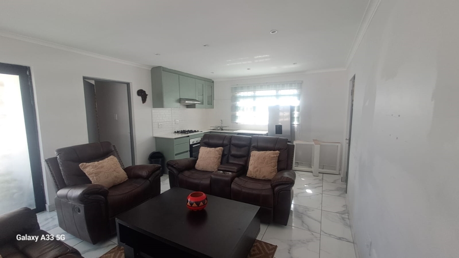 To Let 2 Bedroom Property for Rent in Buccleuch Gauteng