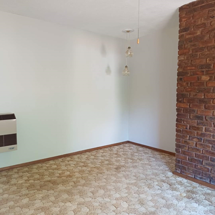 To Let 2 Bedroom Property for Rent in Waverley Gauteng