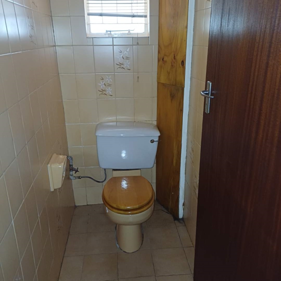 To Let 2 Bedroom Property for Rent in Waverley Gauteng