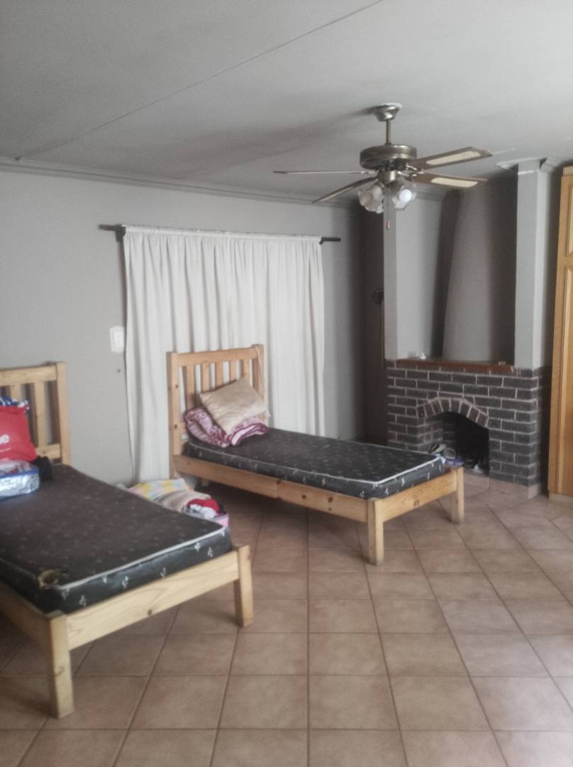 5 Bedroom Property for Sale in Westdene Gauteng