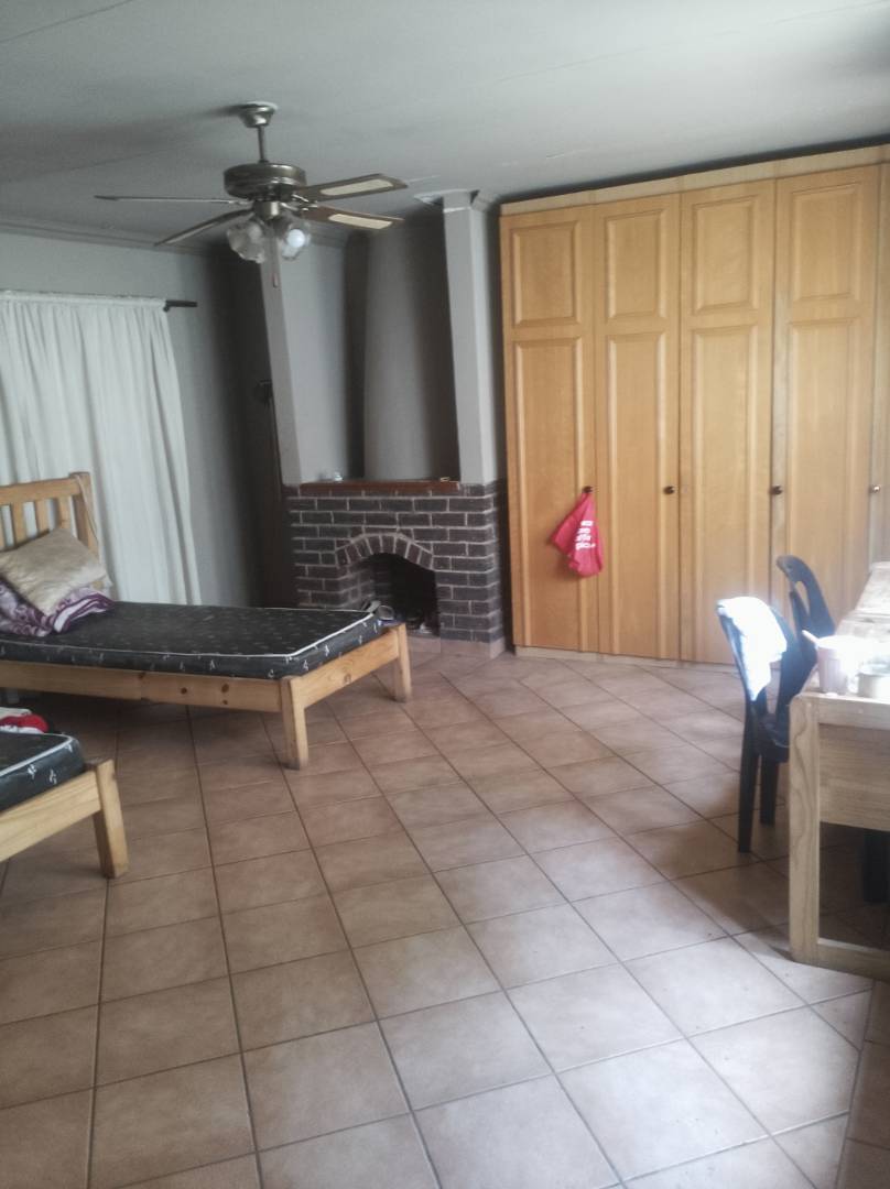 5 Bedroom Property for Sale in Westdene Gauteng