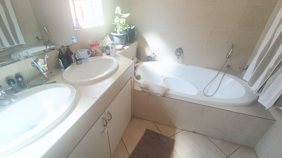 3 Bedroom Property for Sale in Clubview Gauteng