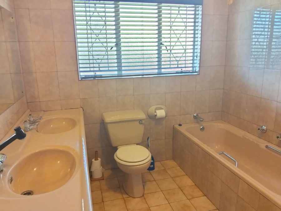 4 Bedroom Property for Sale in Meyersdal Gauteng
