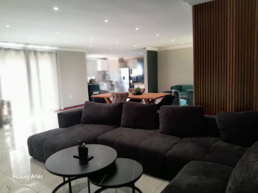 4 Bedroom Property for Sale in Walkerville Gauteng