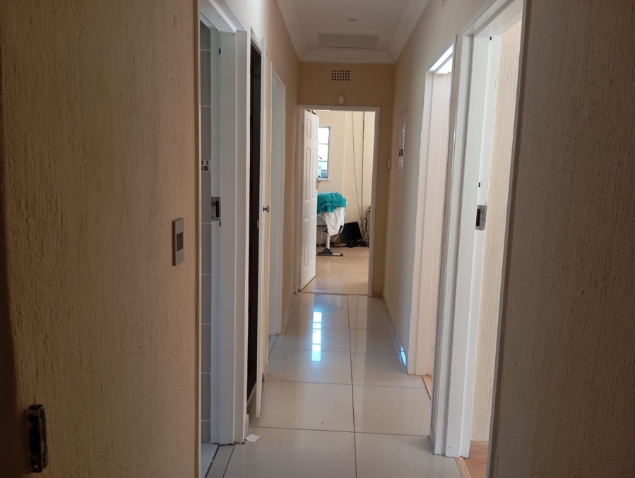 To Let 3 Bedroom Property for Rent in Brackendowns Gauteng